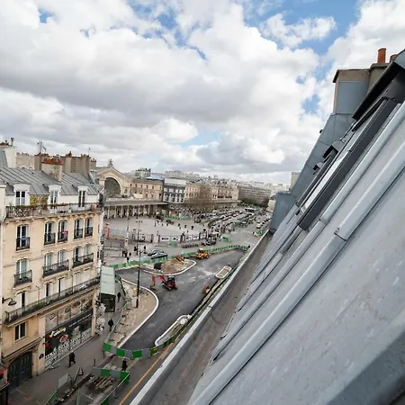 Beautiful Located In The 10th Parigi