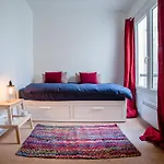 Beautiful Apartment Located In The 10Th